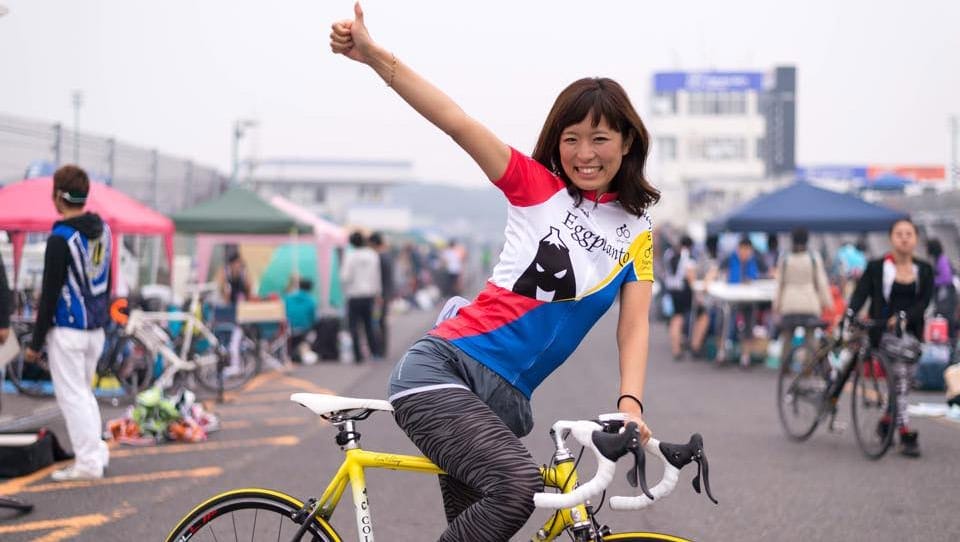 自転車 女子 ファッション