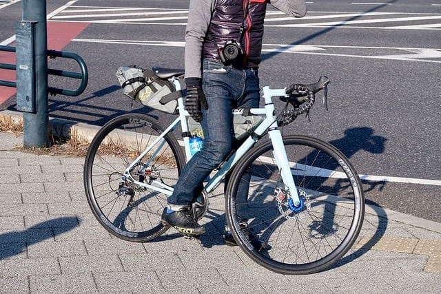 デニムがロードバイクのウェアとして すごくイイ 理由 Frame フレイム デニムがロードバイクのウェアとして すごくイイ 理由 Frame フレイム