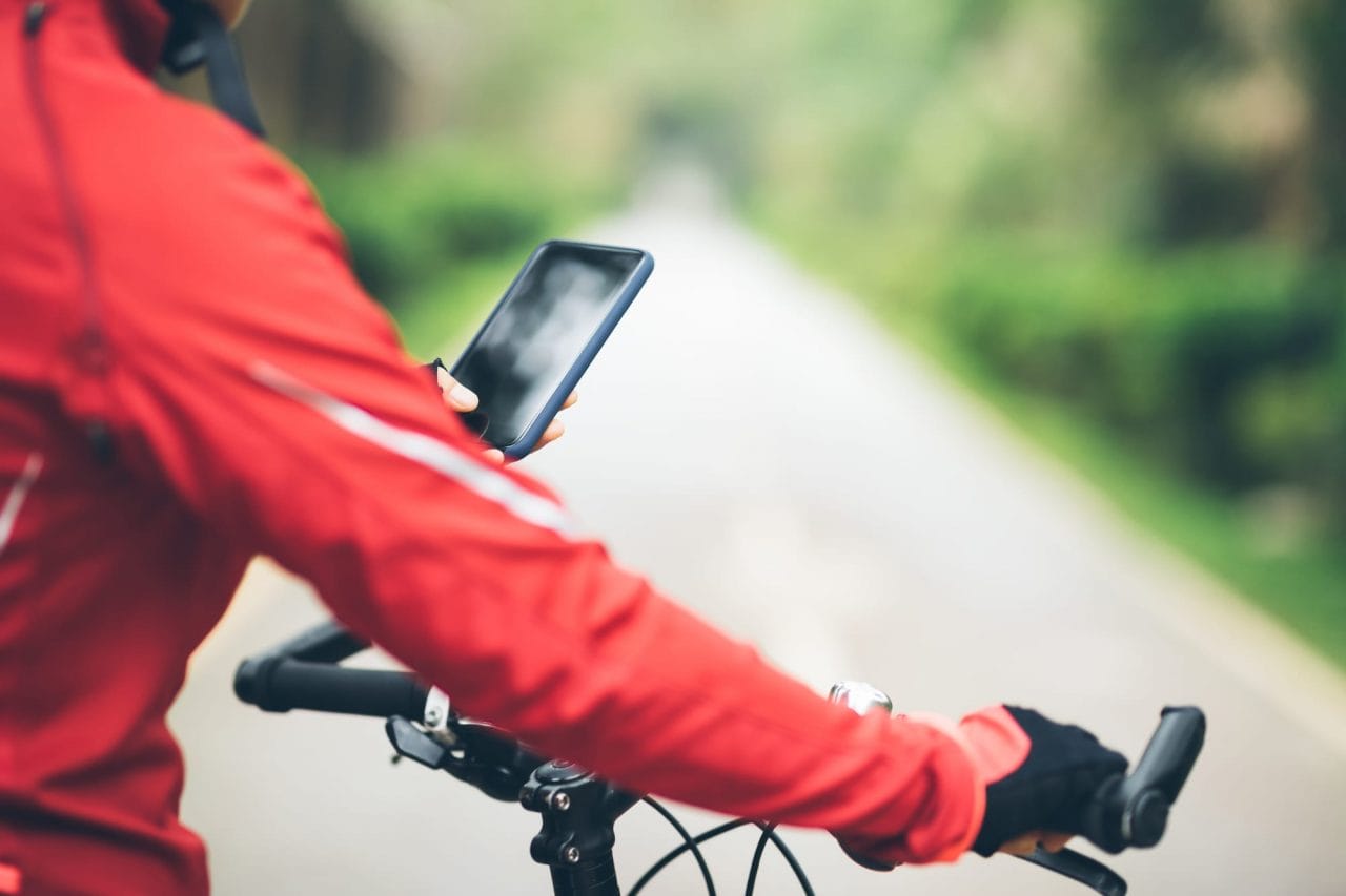 自転車用おすすめスマホホルダー9選 3つの必須ポイントとは 種類と気になるq Aも Frame フレイム