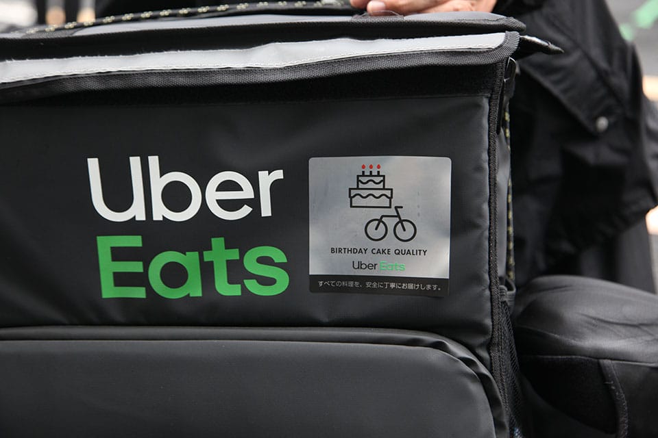 Uberが自転車講習会 ケーキを運ぶくらい丁寧な運転をするように徹底 